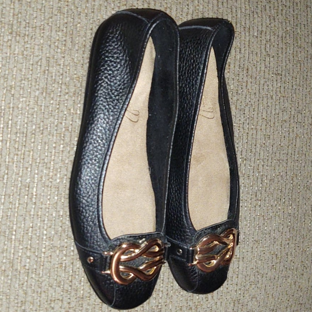 Black leather Aerosols Big Bet Pebbled flats